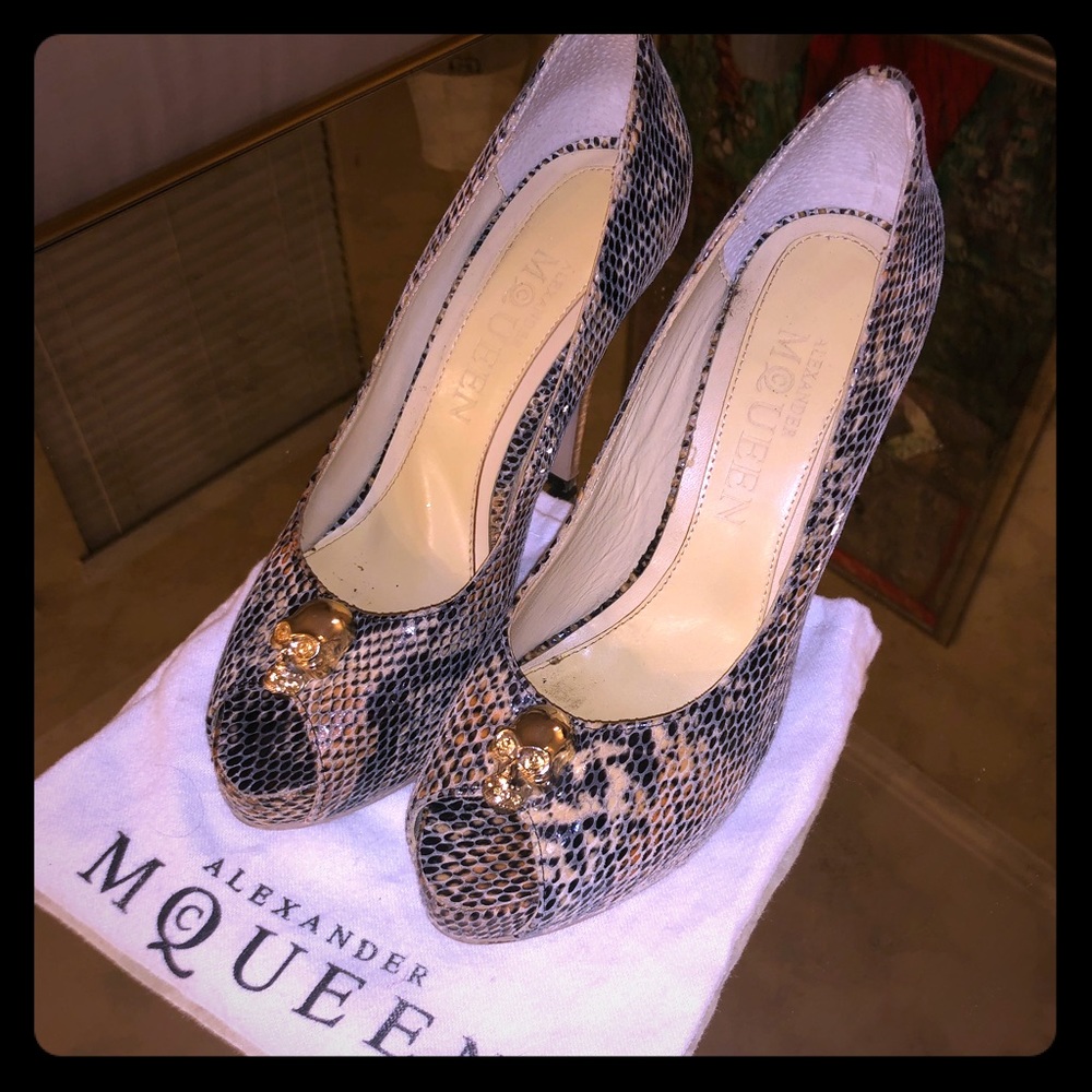 Alexander McQueen faux snakeskin High heel shoes